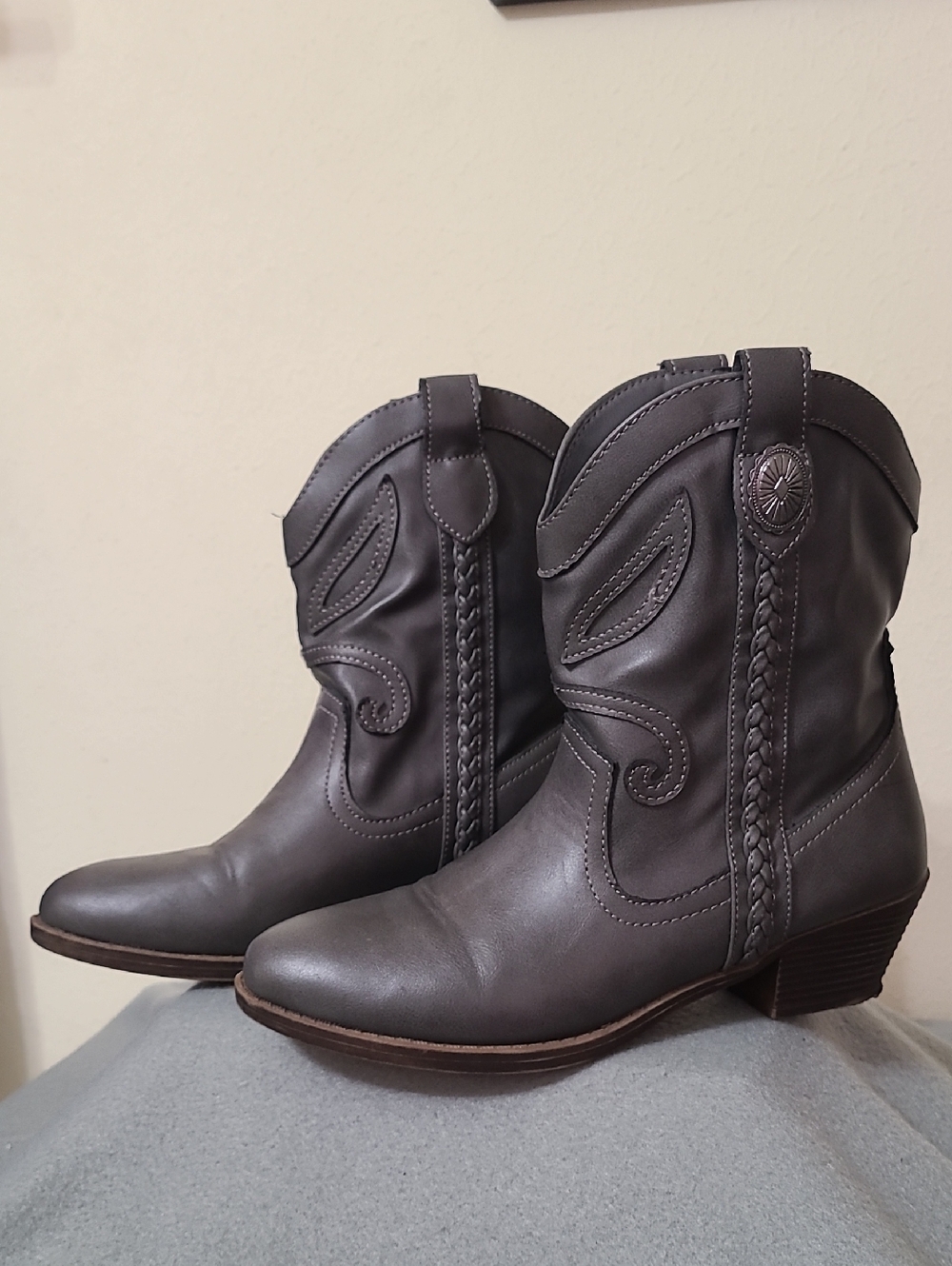 Charming Charlie Women's Classic Gray Western Winona Mid-Calf Boots - Size 9M